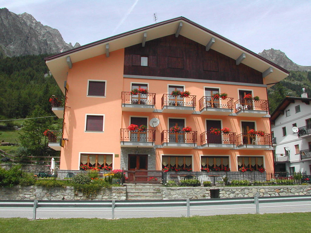 Albergo Valentino Bionaz Buitenkant foto